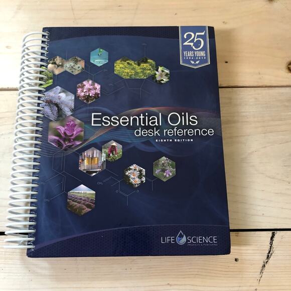 Life Science Essential Oils Desk Reference 8th Edition Great Condition - Picture 1 of 3